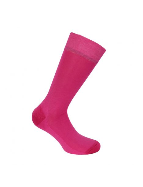 Rose framboise, une paire de socquettes rose pour homme et femme