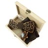Coffret Volutes sculptées, Chocolat. Noeud papillon en bois avec 2 accessoires. Tony & Paul