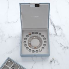 Ecrin 18 Charms et Bracelet. cuir végan Bleu et intérieur velours. Stackers UK 2