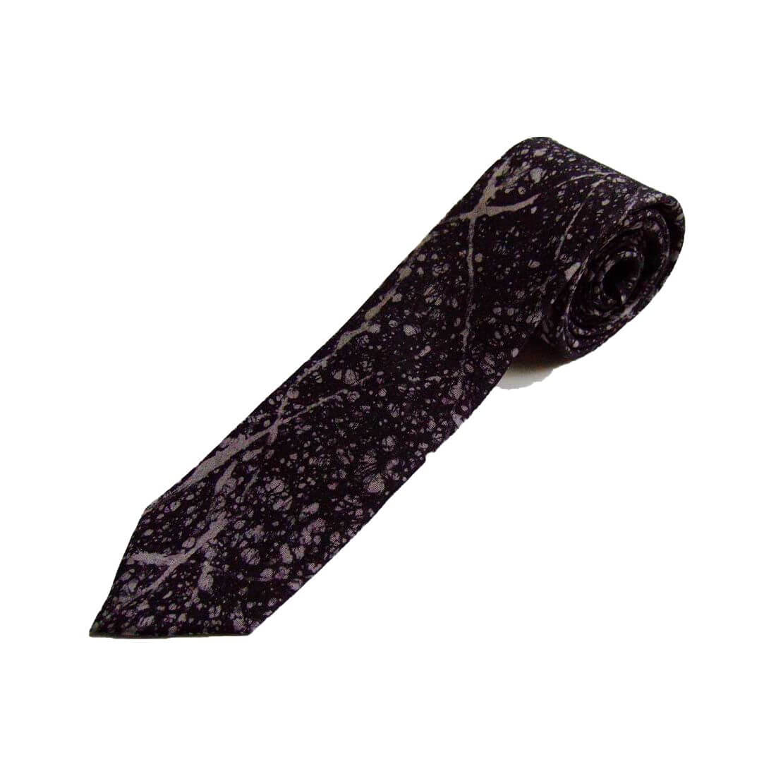 Cravate en soie, Pièce unique peinte à la main. Confectionnée à Paris Soie libre