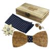 Coffret Feuilles du Japon, Marine à pois, Noeud papillon en bois et 3 accessoires.