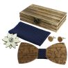 Coffret Feuilles du Japon, Bleu Marine et points argentés, Noeud papillon en bois et 3 accessoires. Tony & Paul