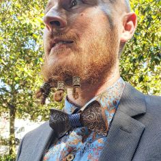 Coffret Fleurs 3D, Marine à points argentés, Noeud papillon en bois foncé en relief, pochette et boutons de manchette Tony & ... 2