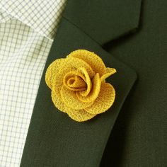 Boutonnière Jaune Soleil, Rose sauvage Cravate Avenue Signature 2