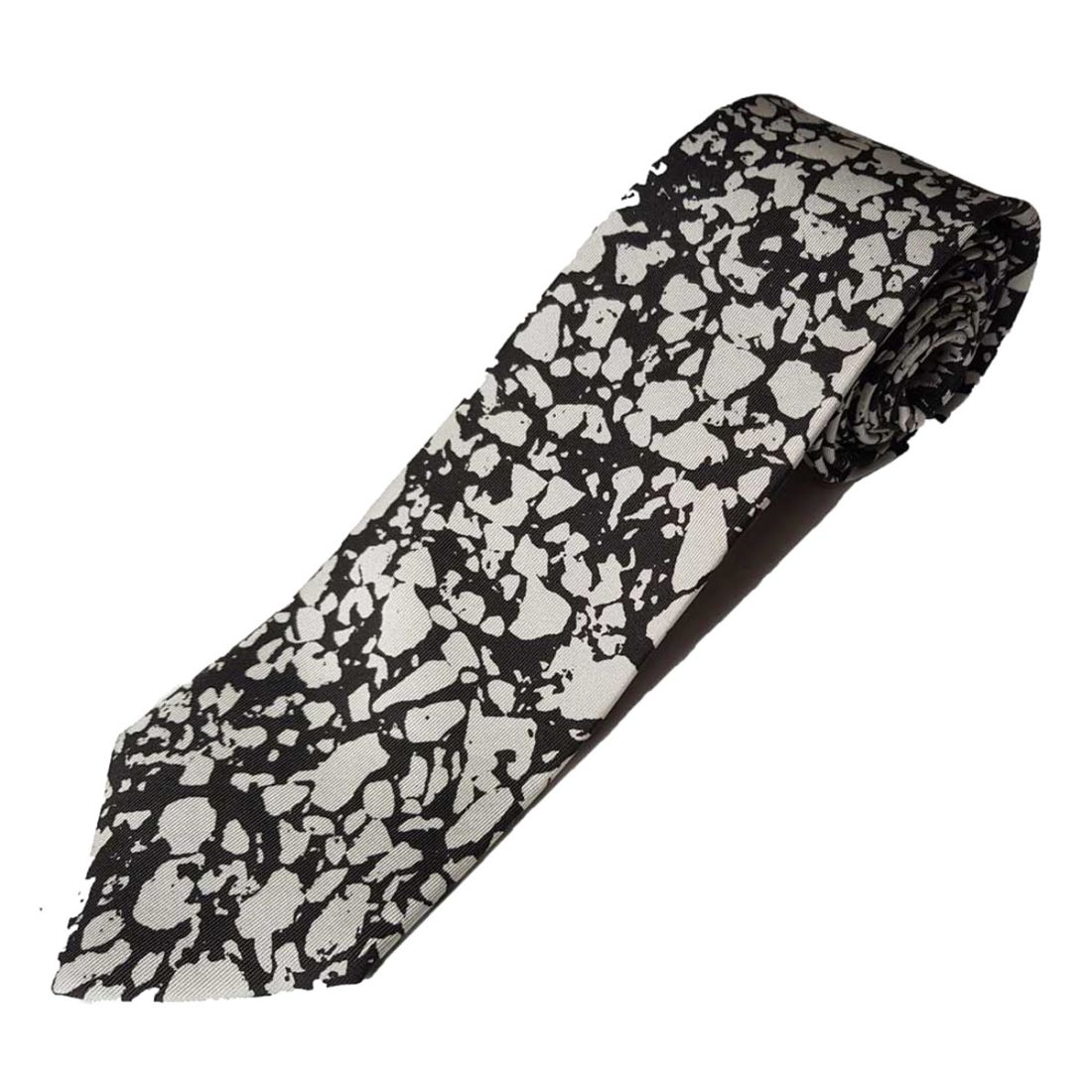 Cravate en soie, Pièce sérigraphiée à la main. Confectionnée à Paris par Fabienne Labbe CA379