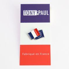 Pin's Jumelage France Europe superposés - Tony et Paul, Made in France à Saumur Tony & Paul 2