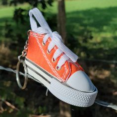 Porte clés chaussure Sneaker Orange Clj Charles Le Jeune 2