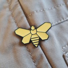 Pin's Breaking Bad - Abeille Clj Charles Le Jeune 2