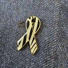Pin's Ruban Zèbre - Noir et Blanc - Maladies rares Clj Charles Le Jeune 2