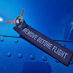 Porte clés Bleu marine Remove before flight Clj Charles Le Jeune 2