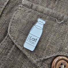 Pin's Bouteille de lait frais Clj Charles Le Jeune 2