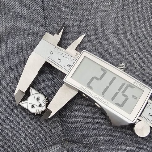 Pin's Chat espiègle