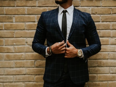 La cravate dévoilée: Maîtrisez l'élégance et le raffinement à travers les âges