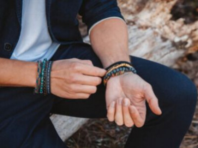 Comment choisir et porter un bracelet pour homme ?